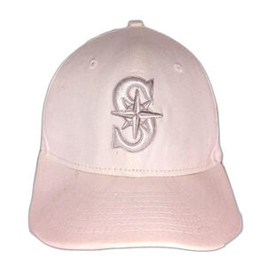 New Era White with Silver thread "S" Mariners baseball cap Size 7 3/4